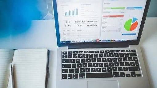 領導總讓我加班卻沒有工資 我用4個字回懟,領導心虛得不敢說話